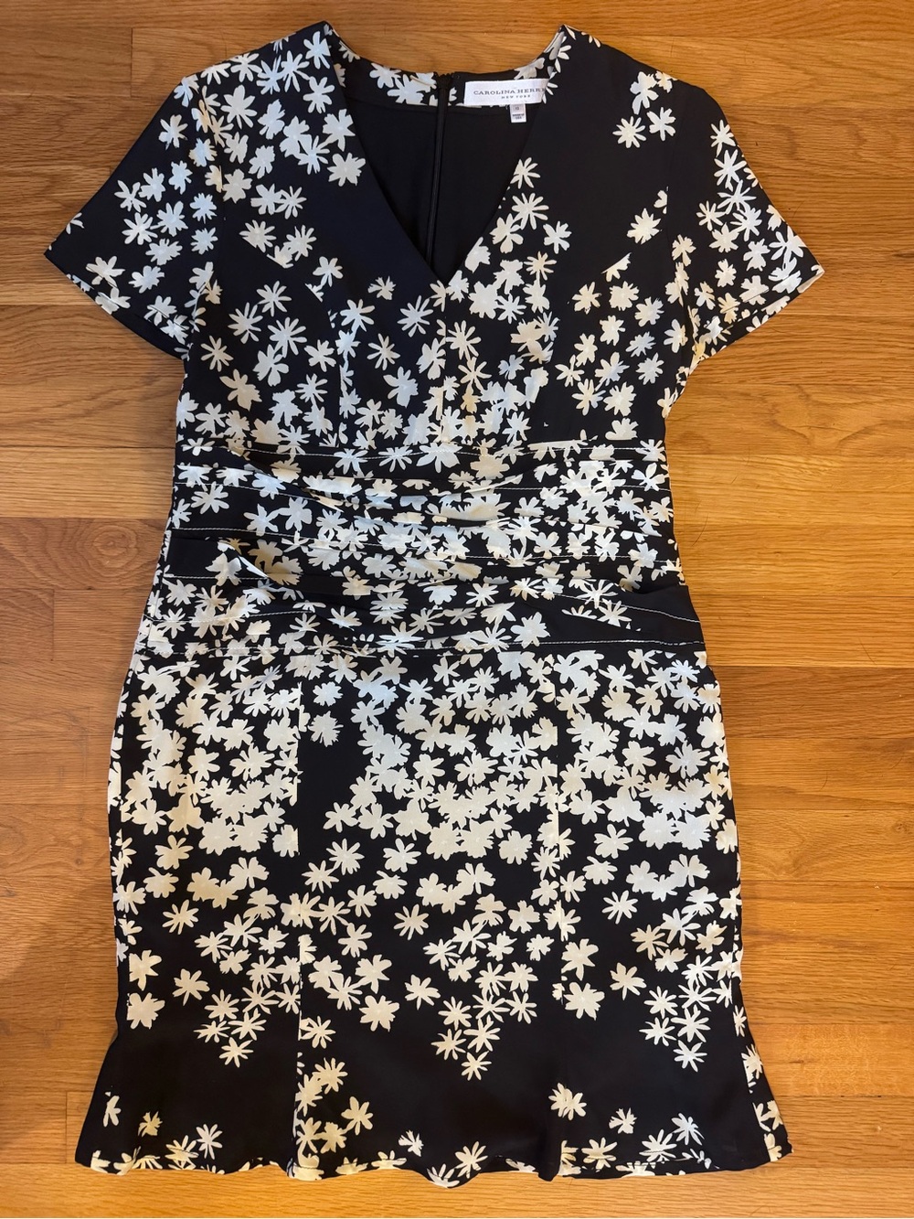 Carolina Herrera 100% Silk Black & White Floral V-Neck Dress